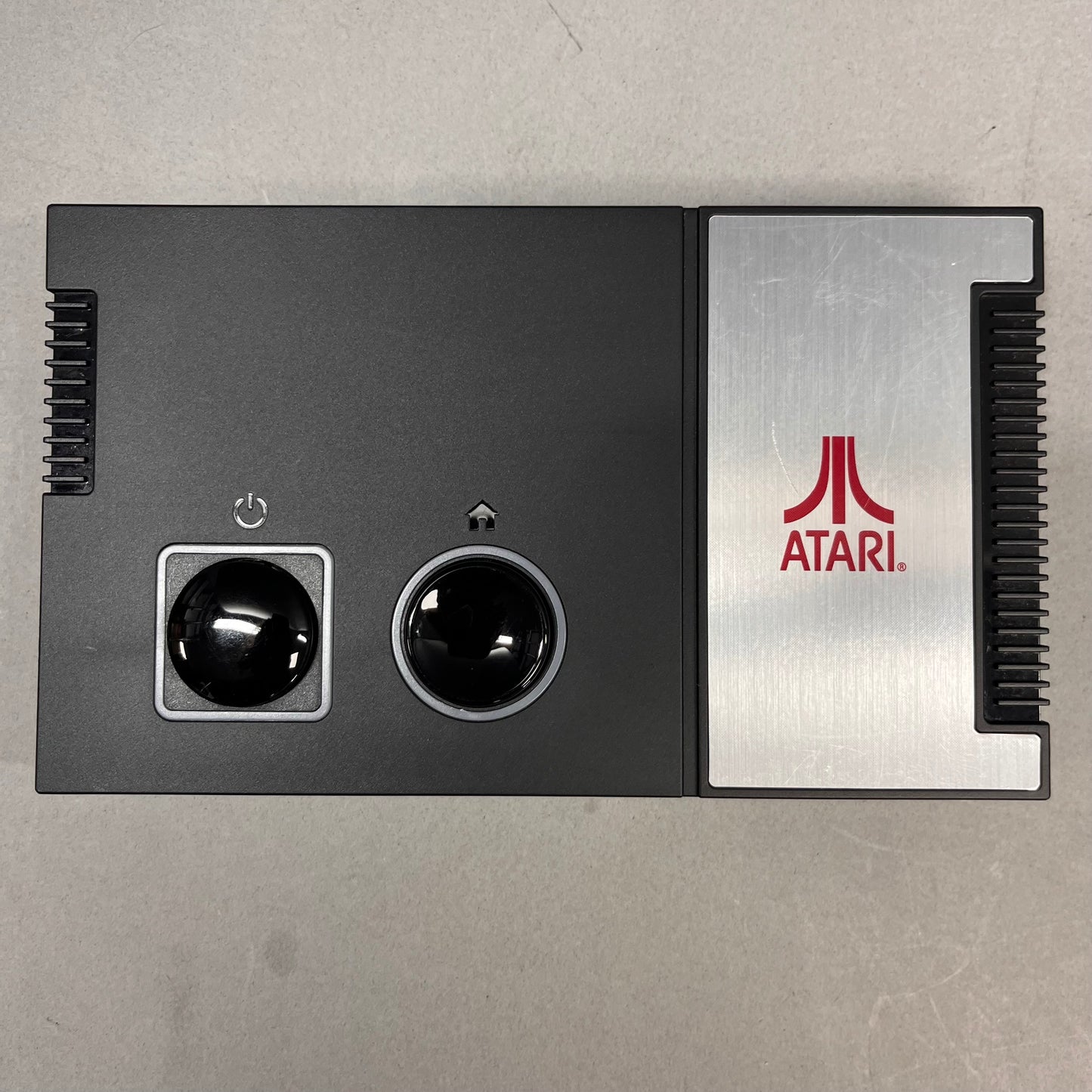 Atari gamestation Pro Console System DGUNL-7012