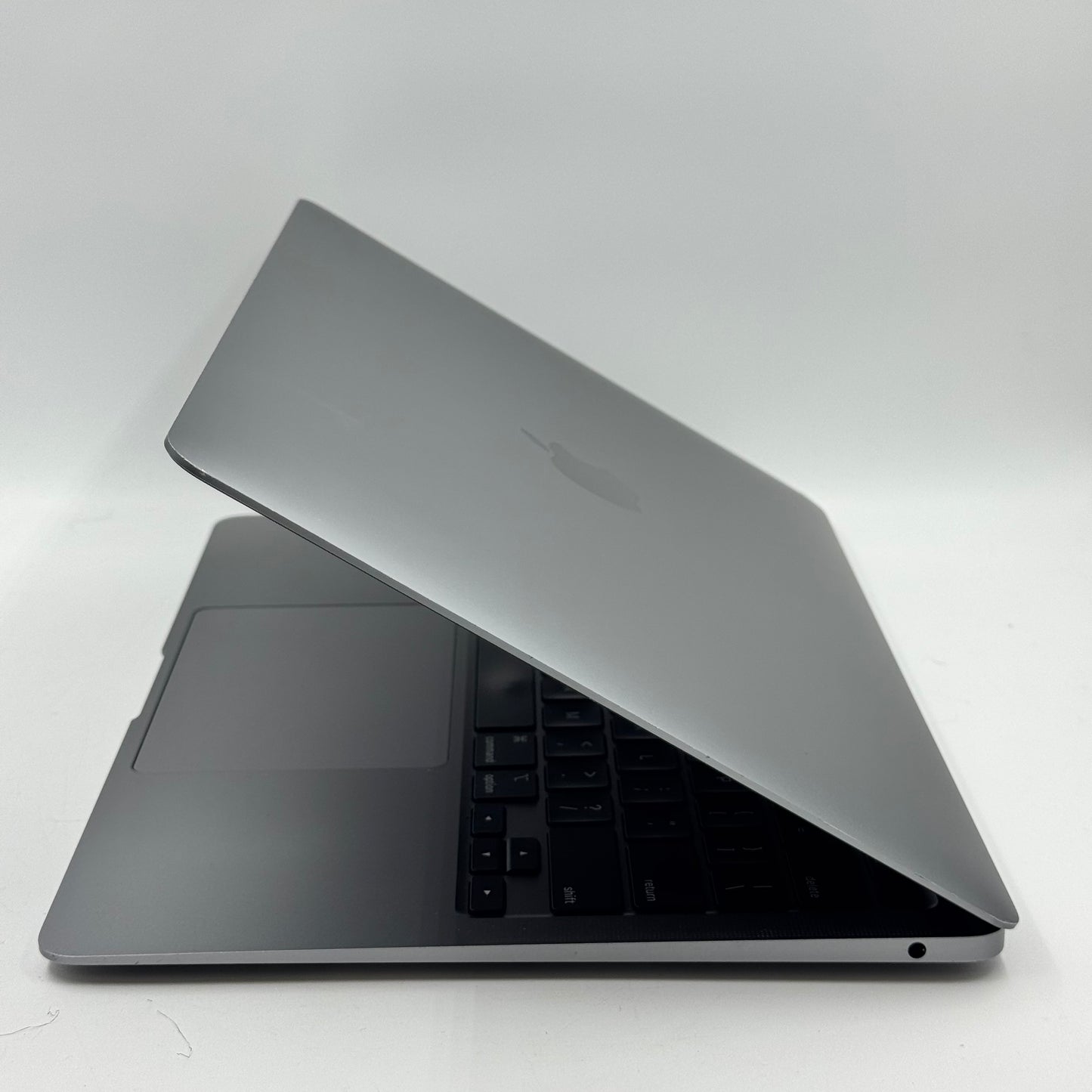 2020 Apple MacBook Air 13.3" M1 7C GPU 3.20GHz 8GB RAM 256GB SSD MGN63LL/A