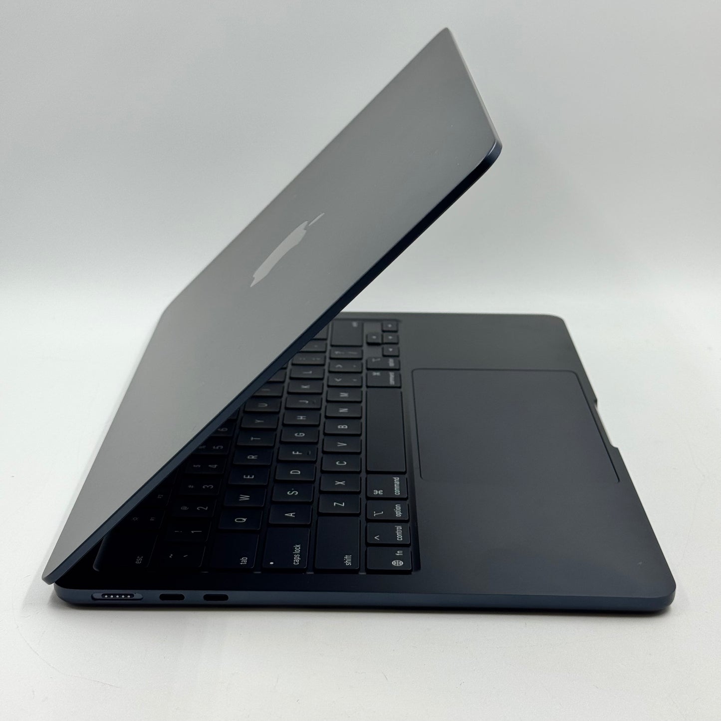 2025 Apple MacBook Air 13.6" M4 8C GPU 4.5GHz 16GB RAM 256GB SSD MW123LL/A