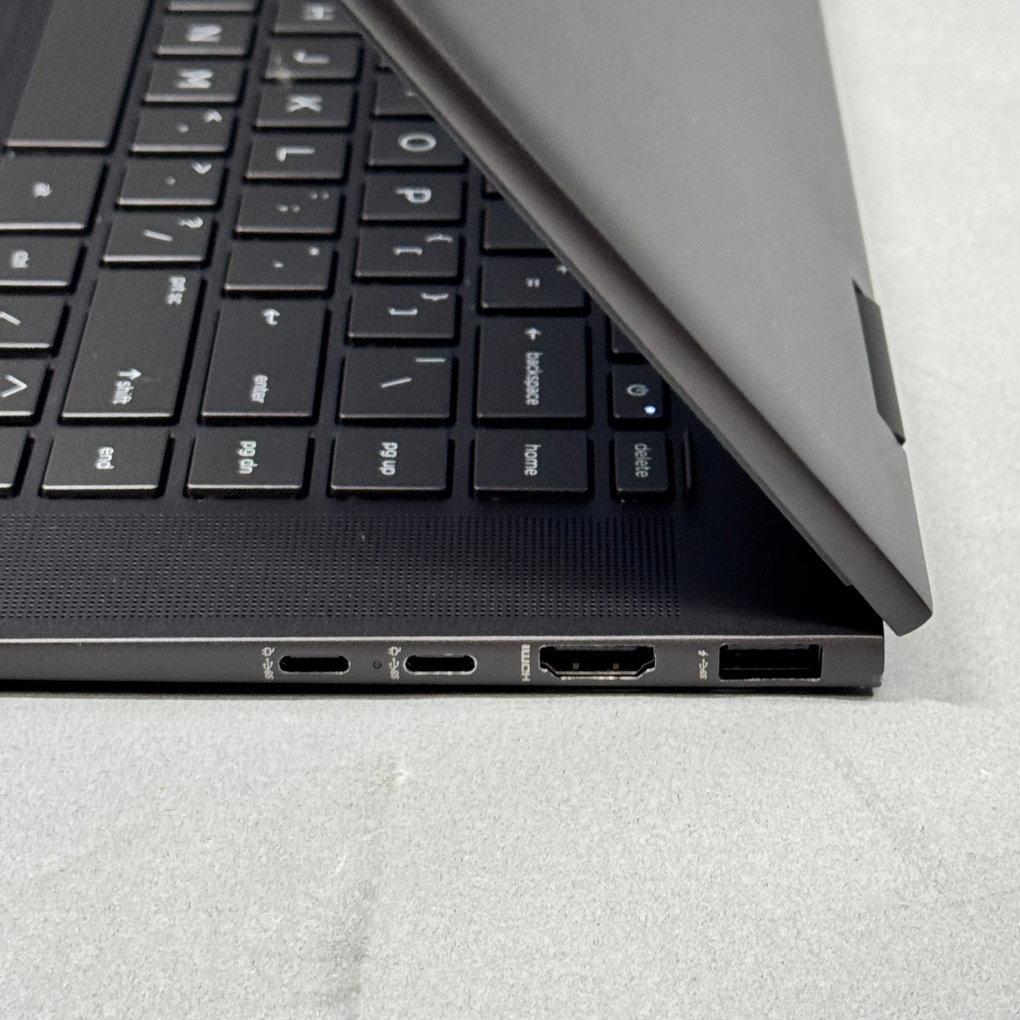 HP Envy x360 15-EY0013DX 15.6" Ryzen 5 5625U 2.30GHz 8GB RAM 256GB SSD