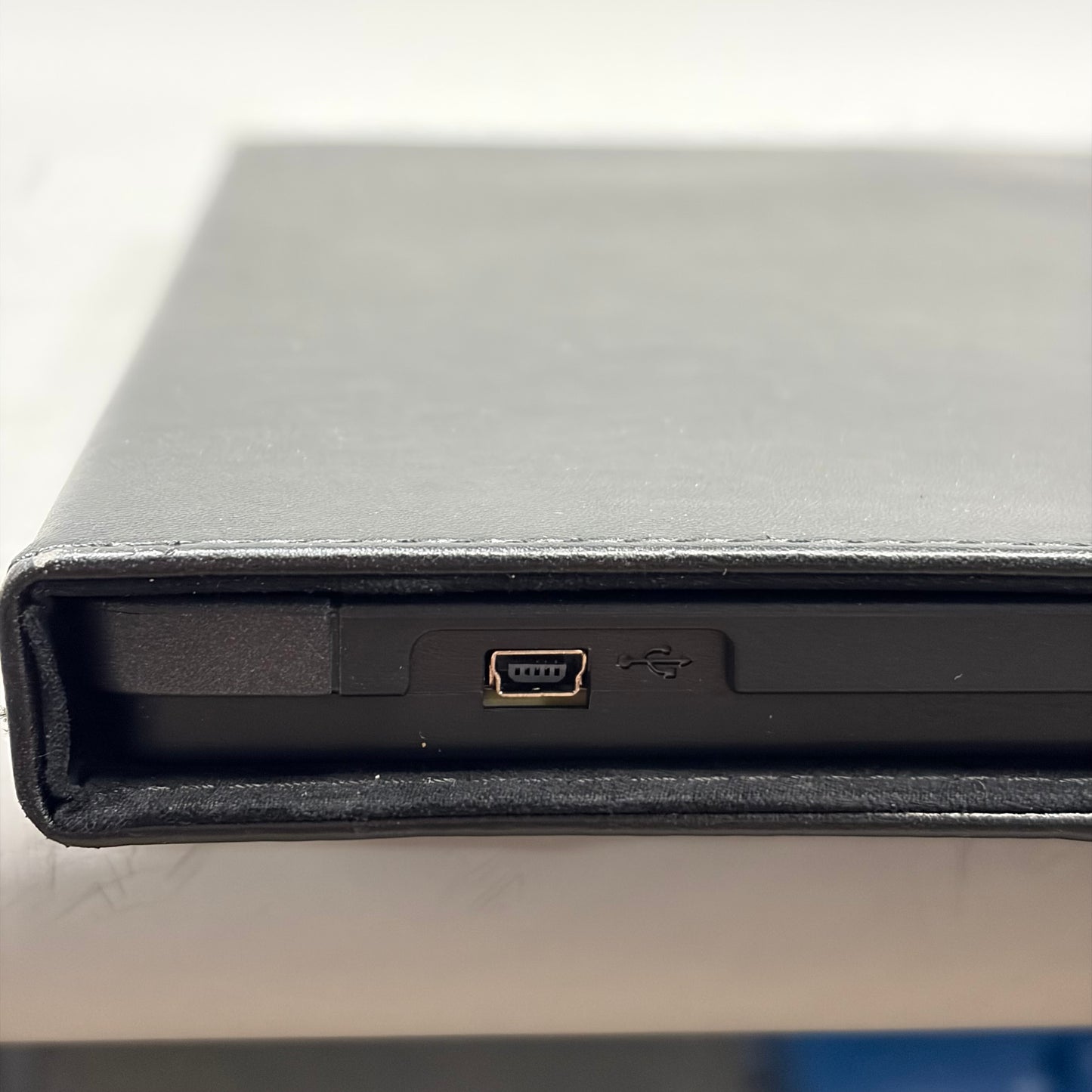 HP 15.6" U160 HD TFT 60Hz Portable Monitor