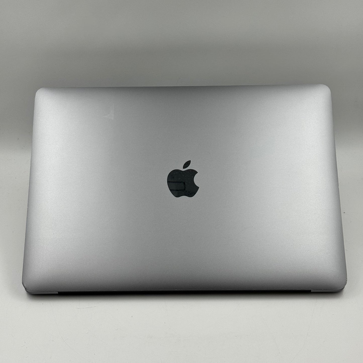 2020 Apple MacBook Air 13.3" M1 7C GPU 3.20GHz 8GB RAM 256GB SSD MGN63LL/A