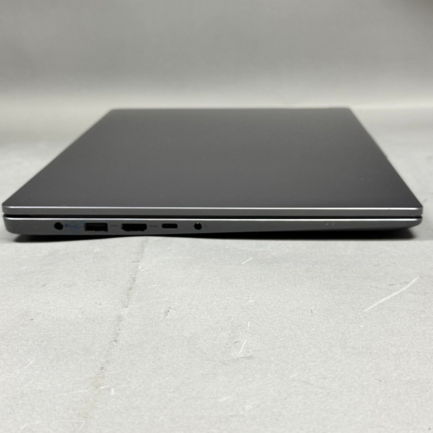 Lenovo IdeaPad SLIM 3 15ABR8 15.6" AMD Ryzen 7 5825U 2.0GHz 16GB RAM 512GB SSD