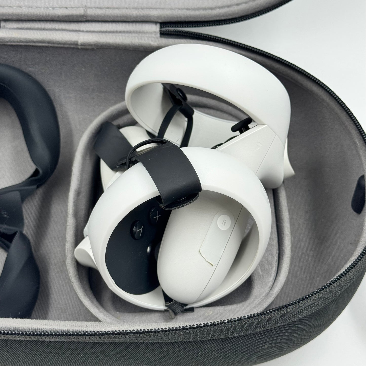 Oculus Quest 2 128GB Standalone All-in-One VR Headset KW49CM