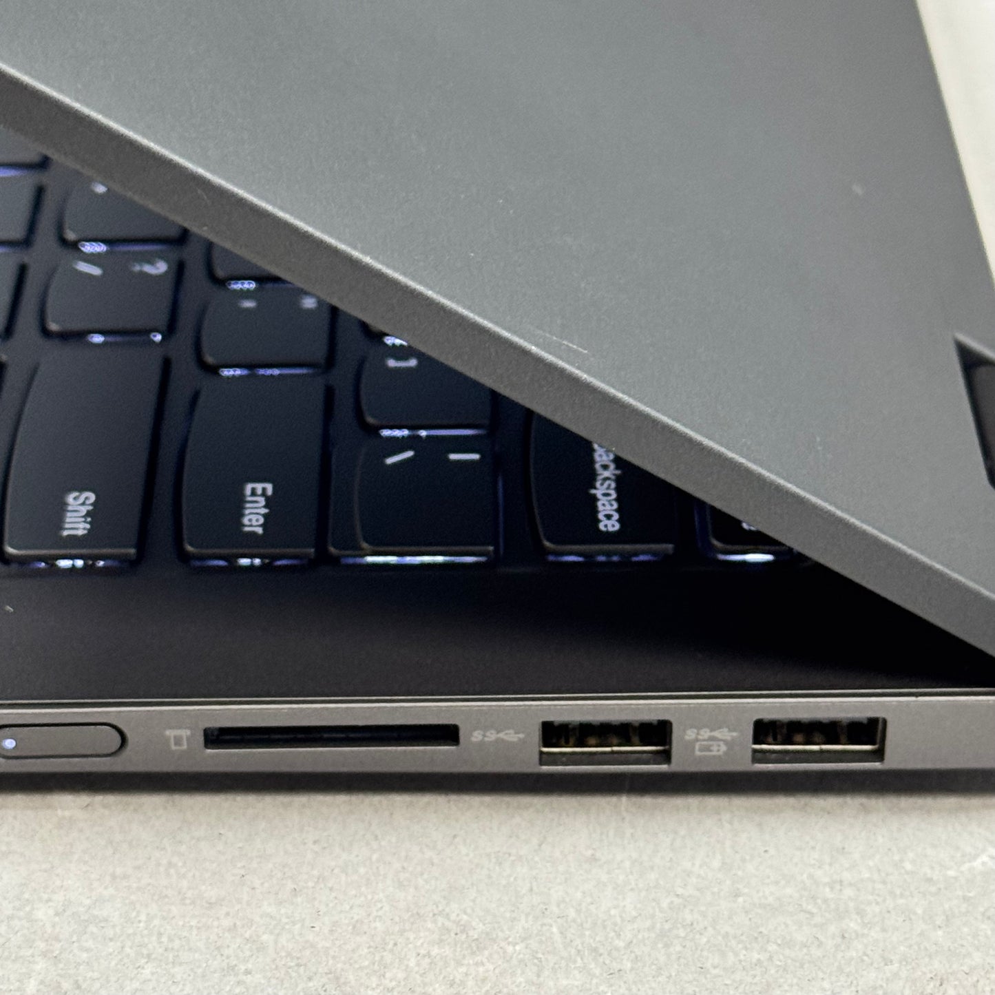 Lenovo IdeaPad Flex FLEX-14API 15.6" Ryzen 5 3500U 2.10GHz 12GB RAM 256GB SSD Radeon Vega 8 Graphics