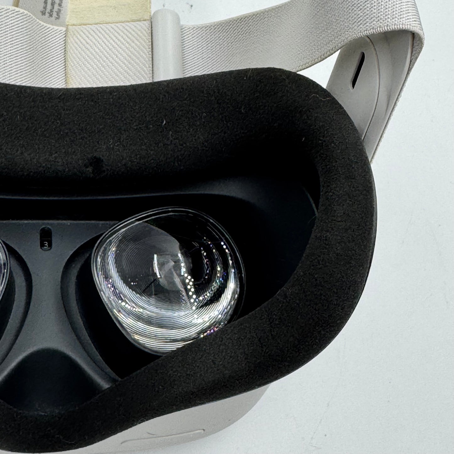 Oculus Quest 2 128GB Standalone All-in-One VR Headset KW49CM