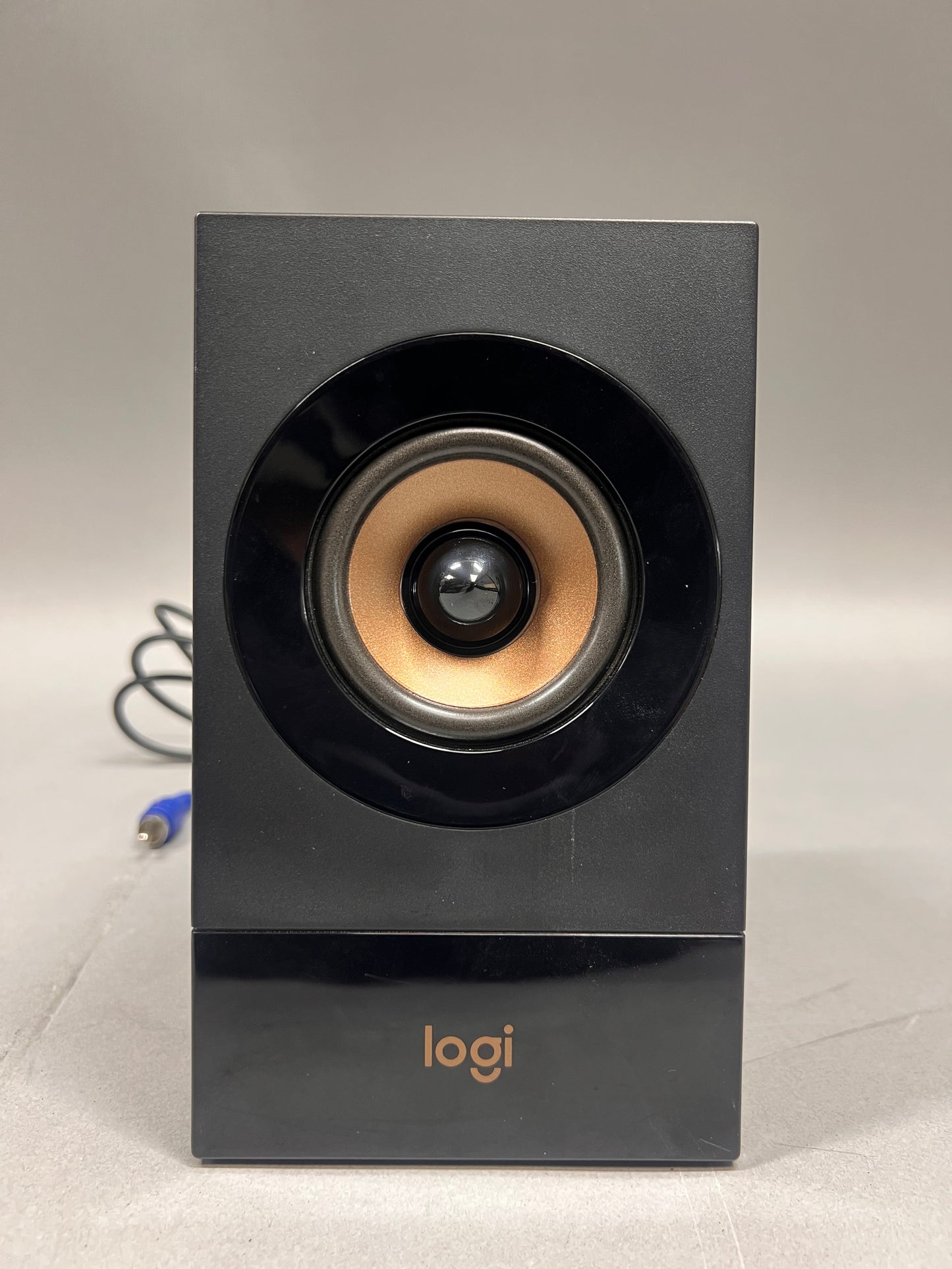 Logitech z533 Subwoofer & speaker set Wired  Z533