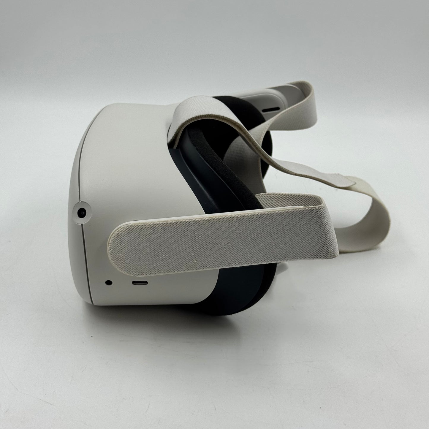 Oculus Quest 2 128GB Standalone All-in-One VR Headset KW49CM