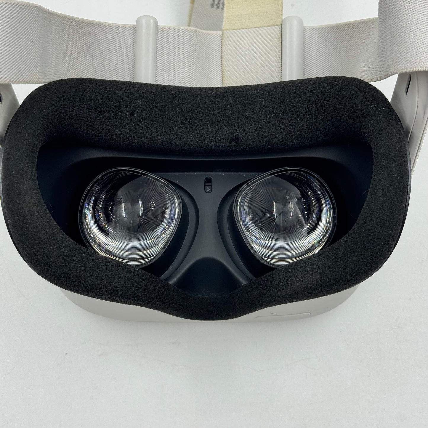Oculus Quest 2 128GB Standalone All-in-One VR Headset KW49CM