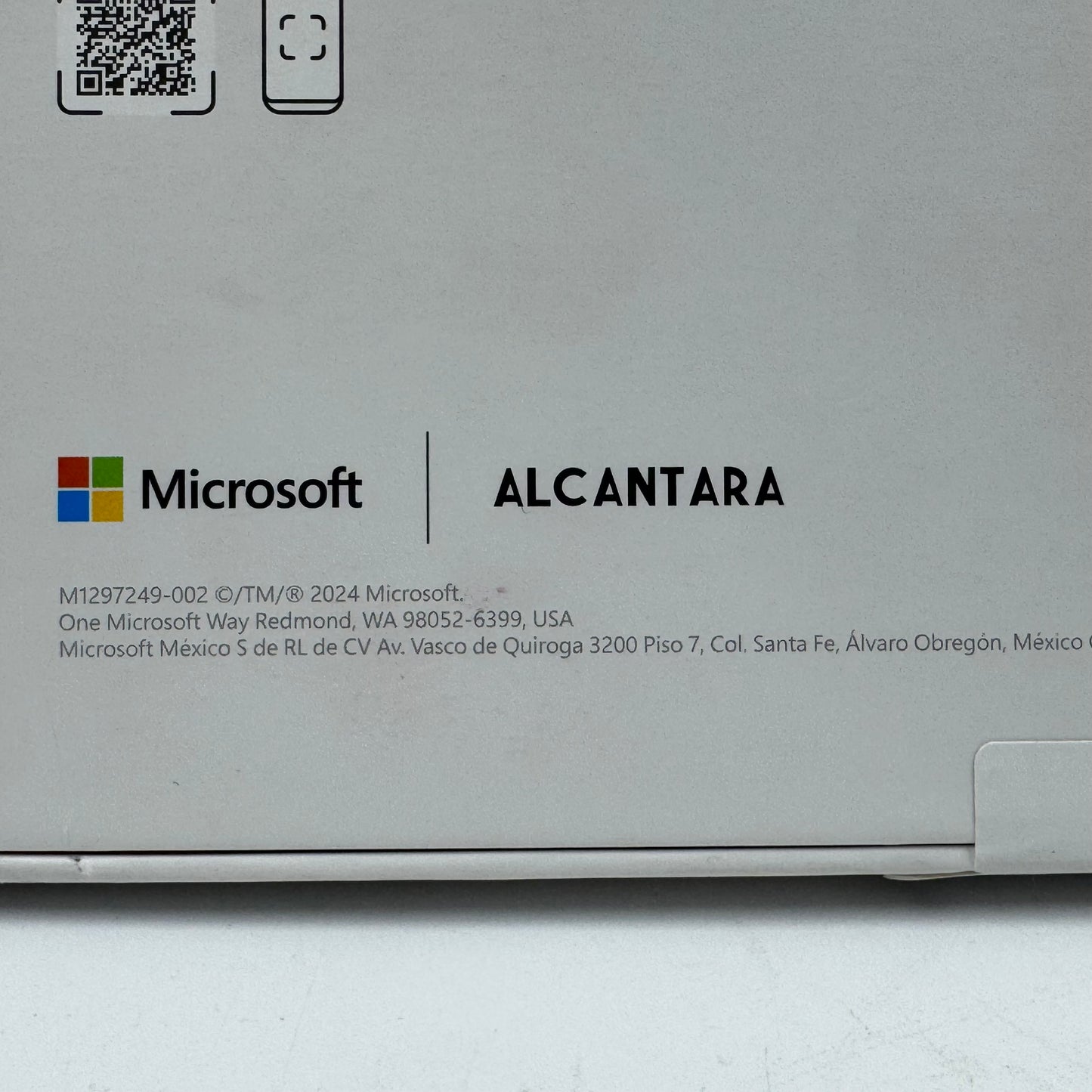 New Sealed Microsoft Surface Pro Flex Keyboard Blue M1297249