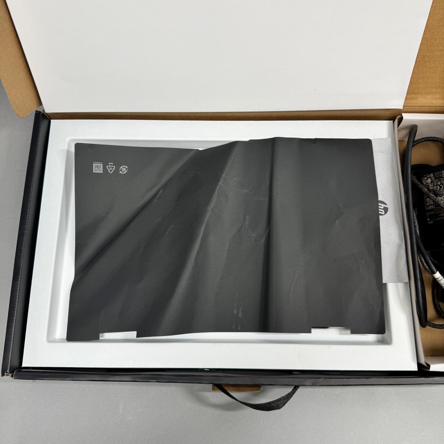 HP Envy x360 15-EY0013DX 15.6" Ryzen 5 5625U 2.30GHz 8GB RAM 256GB SSD