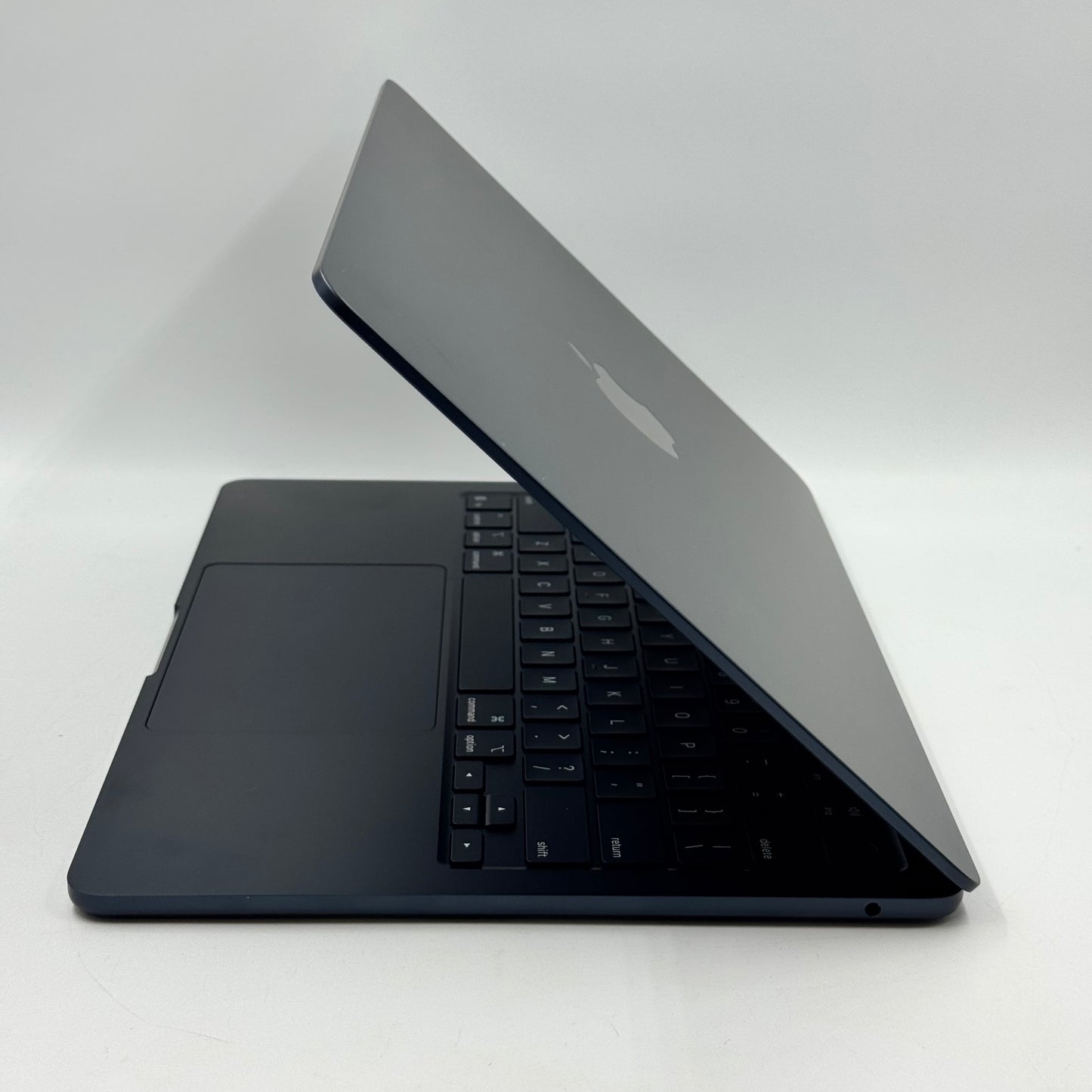 2025 Apple MacBook Air 13.6" M4 8C GPU 4.5GHz 16GB RAM 256GB SSD MW123LL/A