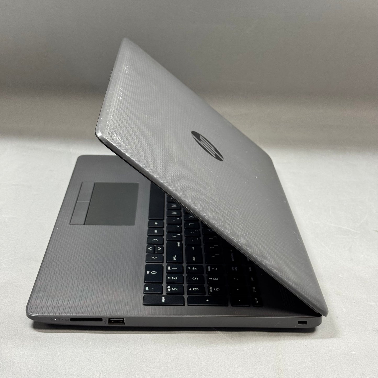 HP 255 G7 15.6" A4-9125 Radeon R3 2.30GHz 4GB RAM 500GB HDD