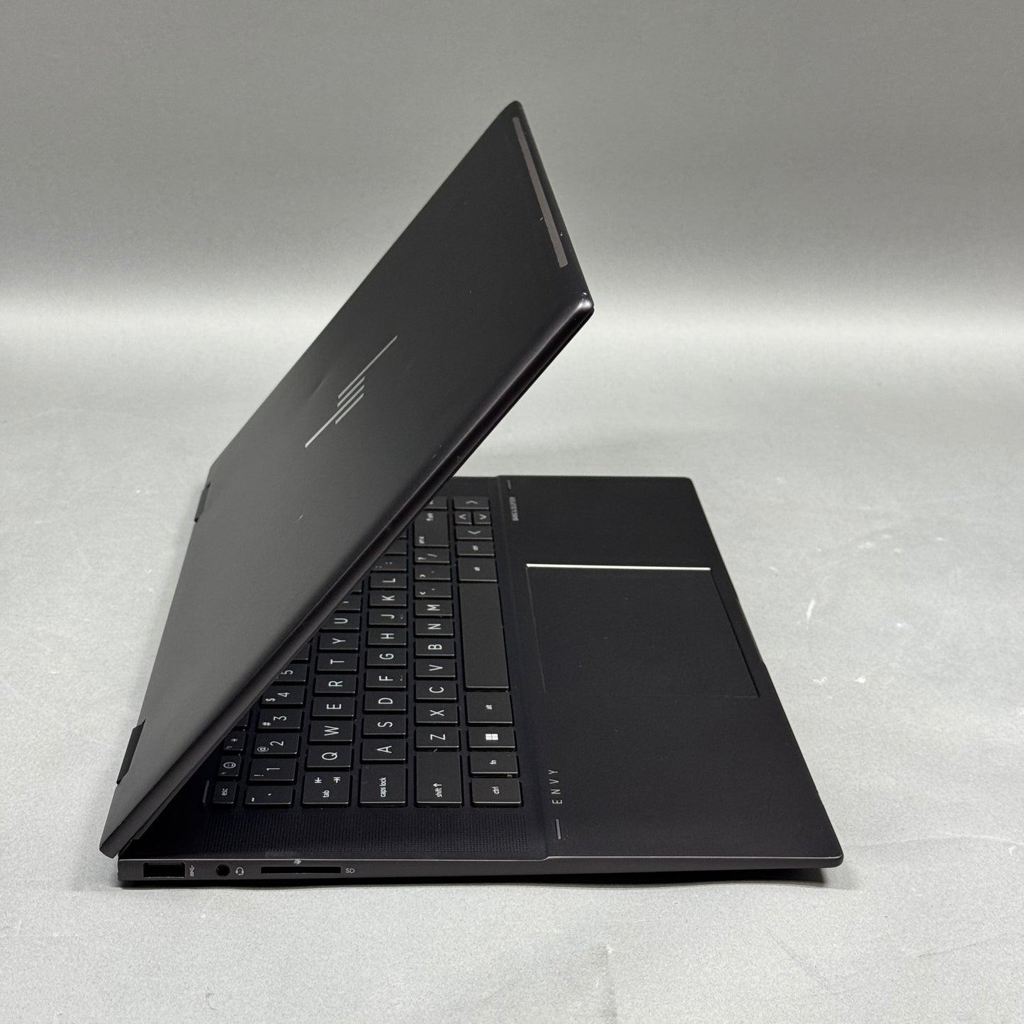 HP Envy x360 15-EY0013DX 15.6" Ryzen 5 5625U 2.30GHz 8GB RAM 256GB SSD