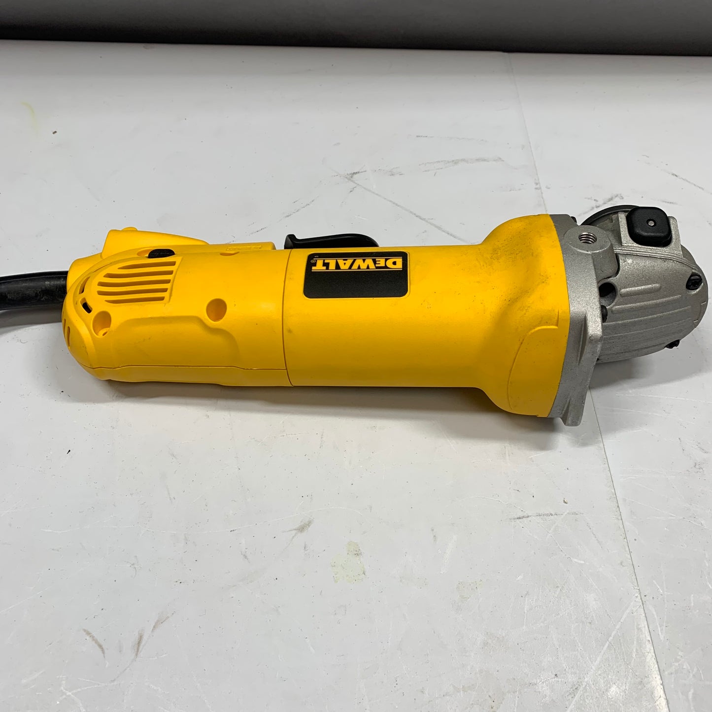 DeWalt d2840 120V 4-1/2 in. (115mm) Small Angle Grinder