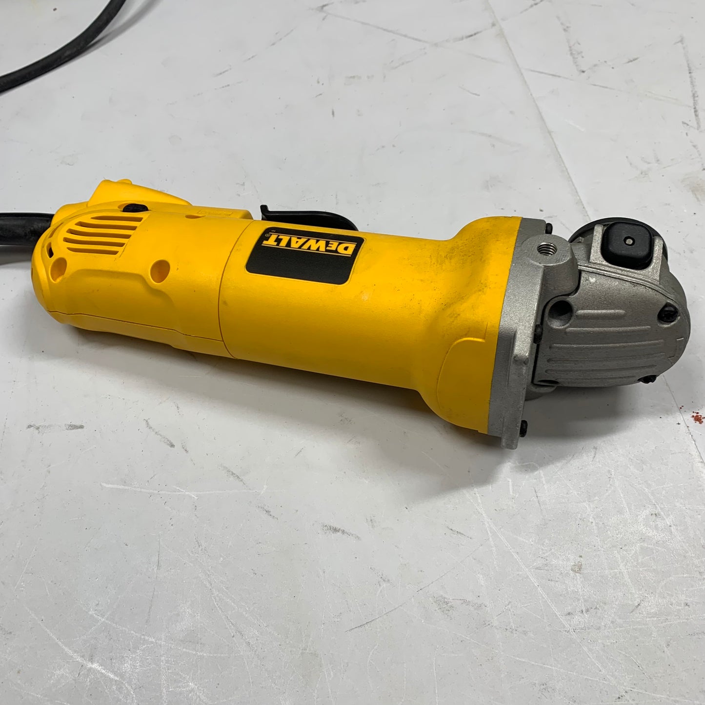 DeWalt d2840 120V 4-1/2 in. (115mm) Small Angle Grinder