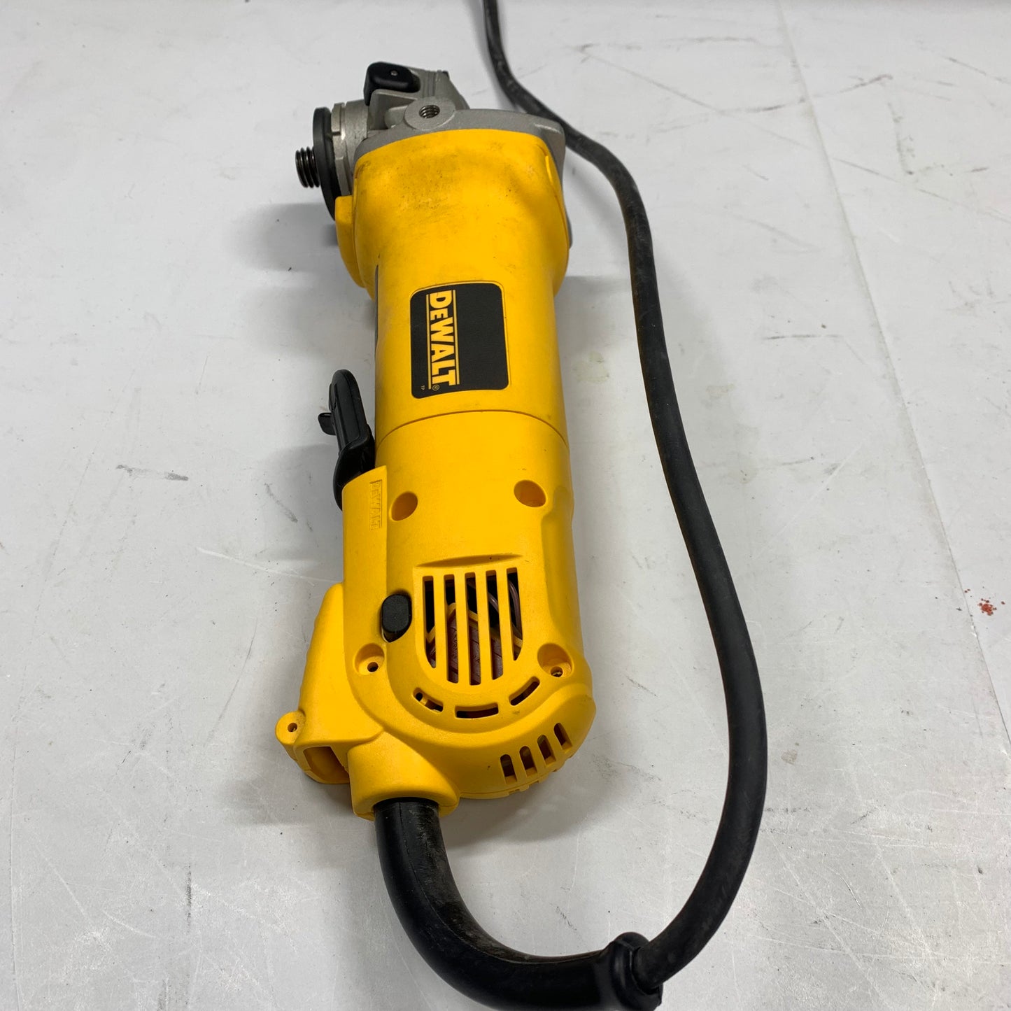 DeWalt d2840 120V 4-1/2 in. (115mm) Small Angle Grinder