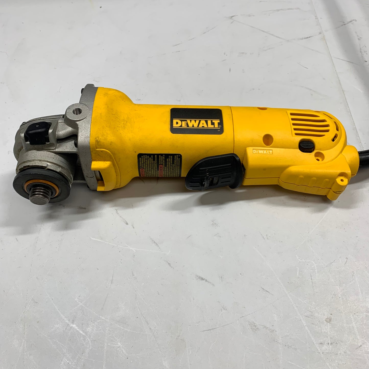 DeWalt d2840 120V 4-1/2 in. (115mm) Small Angle Grinder