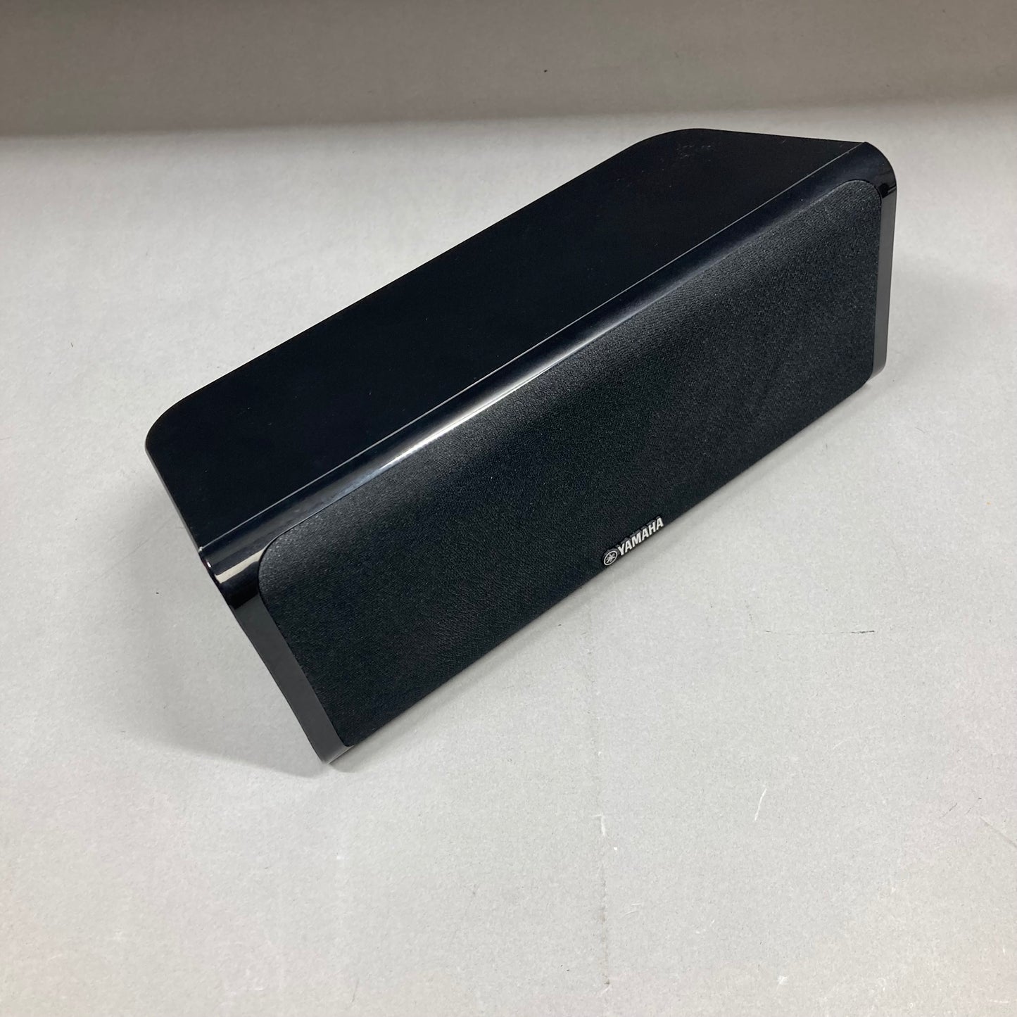 Yamaha NS-C40 & NS-B40 Surround Sound Bookshelf Satellite Speakers Pair/Center
