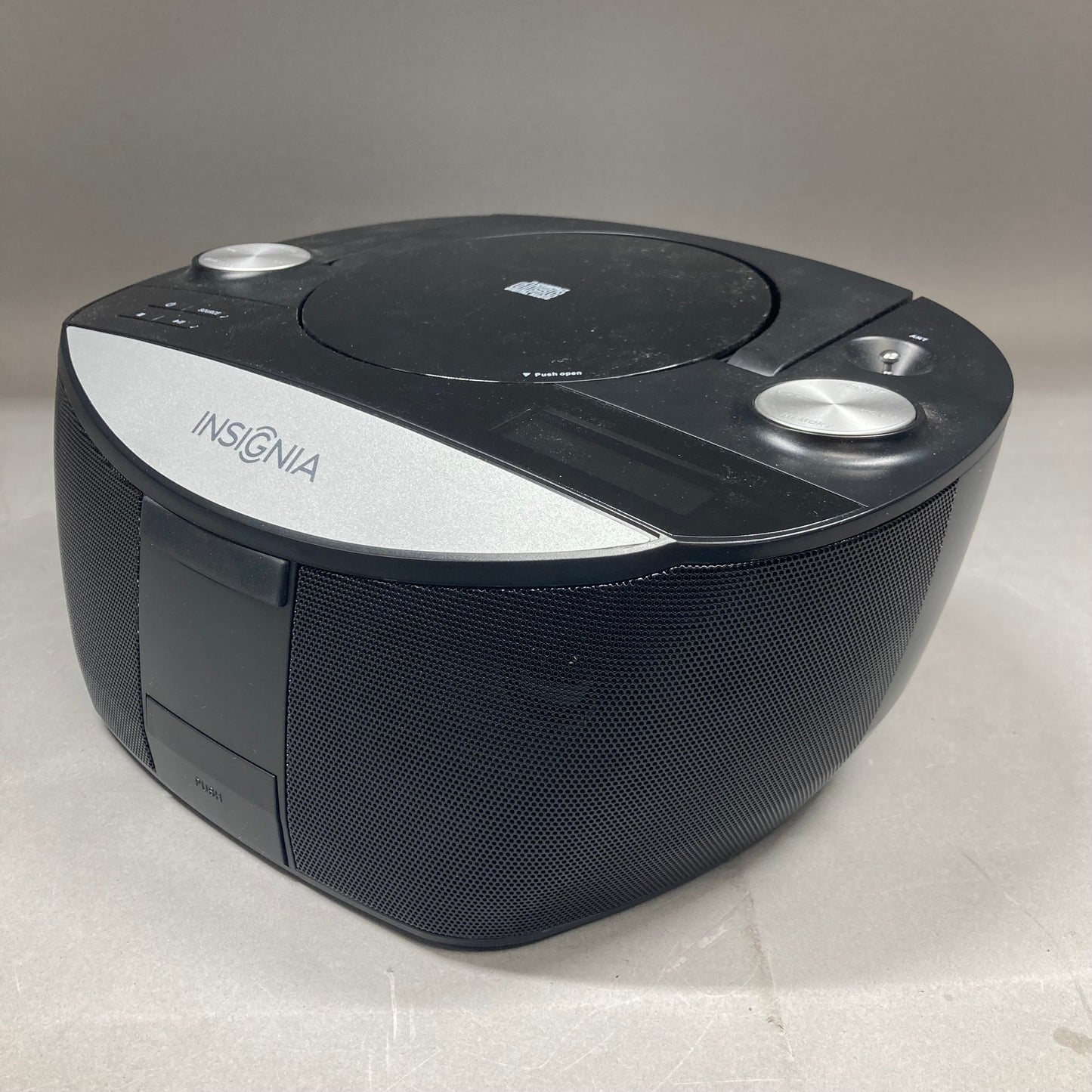 Insignia NS-BIPCD03 Boombox