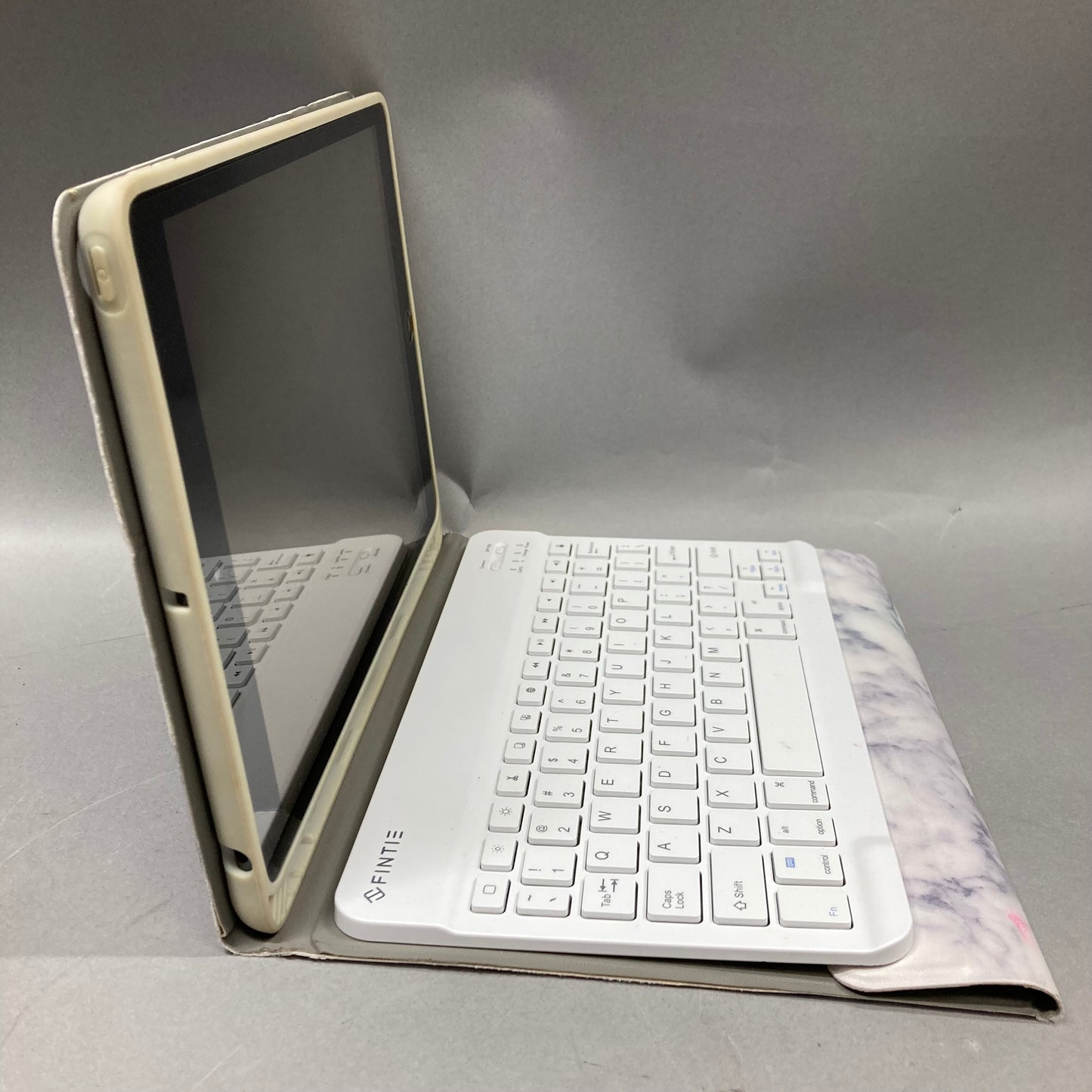 WiFi Only Apple iPad 9th Gen 64GB 16.6.1 SPACE GRAY MK2P3LL/A