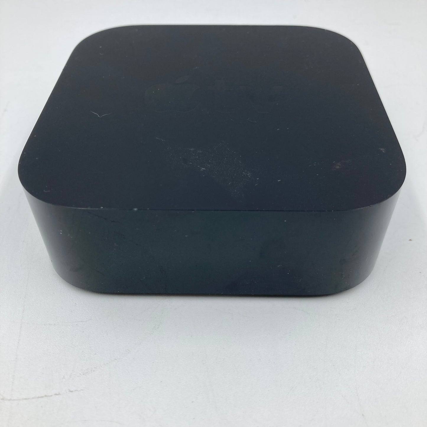 Apple TV 4K 1st Gen 32GB Digital HD Media Streamer MHY93LL/A WiFi + Ethernet