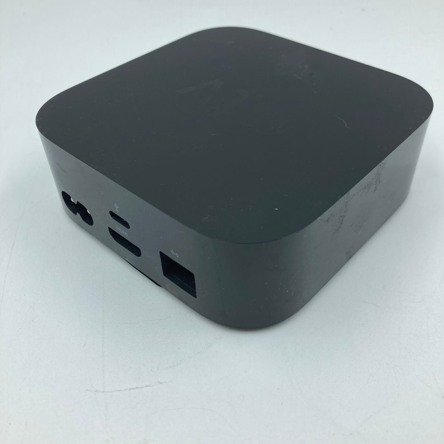 Apple TV 4K 1st Gen 32GB Digital HD Media Streamer MHY93LL/A WiFi + Ethernet
