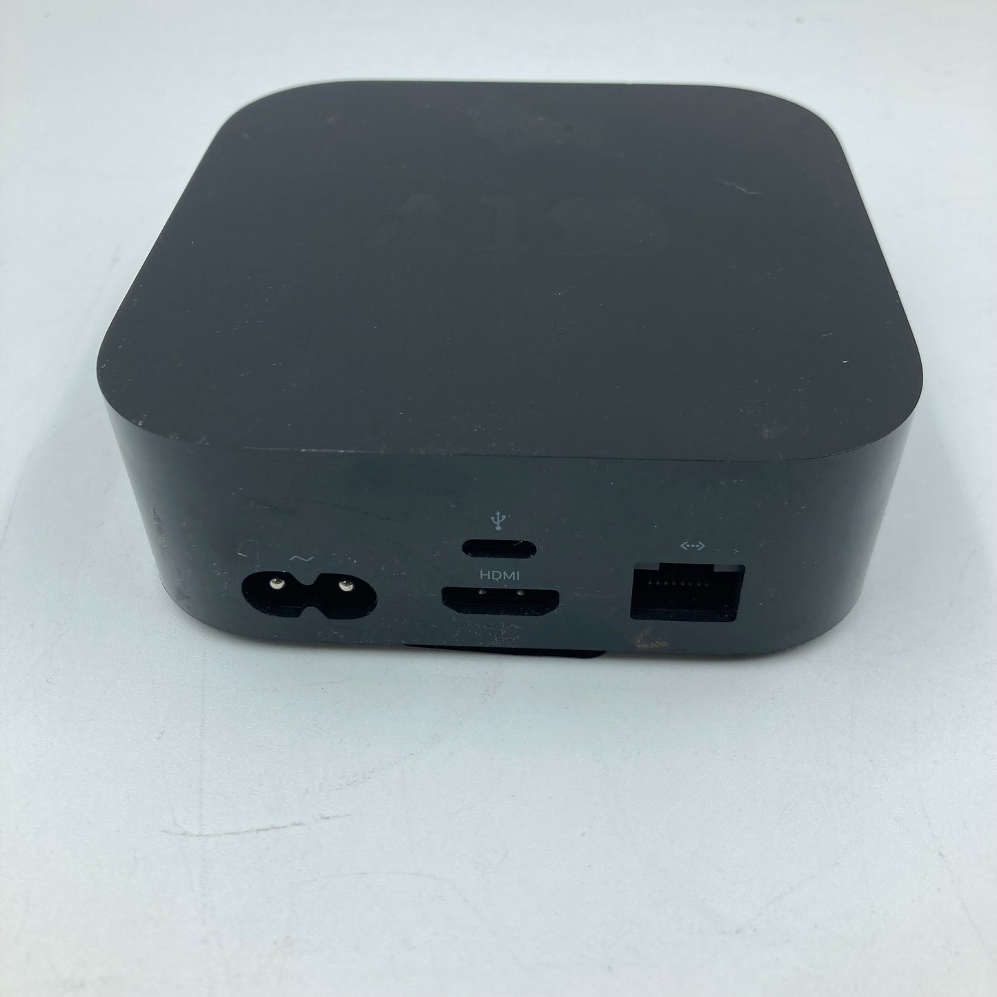 Apple TV 4K 1st Gen 32GB Digital HD Media Streamer MHY93LL/A WiFi + Ethernet