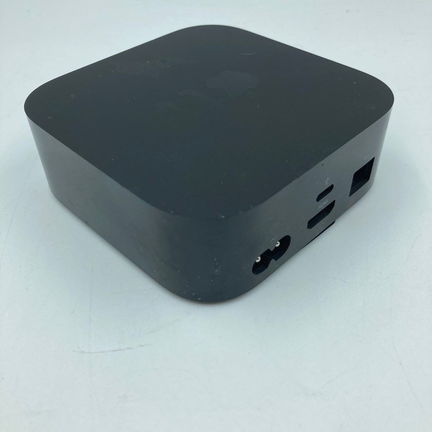 Apple TV 4K 1st Gen 32GB Digital HD Media Streamer MHY93LL/A WiFi + Ethernet