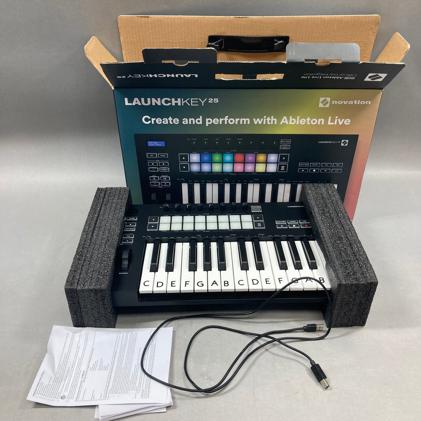 Ableton Live Lite LaunchKey 25 MK3 MIDI Keyboard Controler