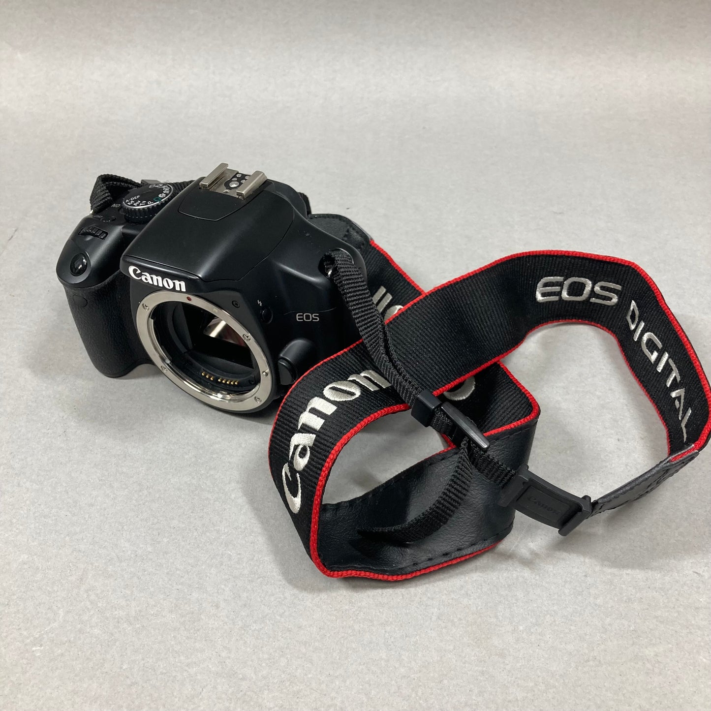 Canon EOS Rebel XSi 12.2MP Digital SLR DSLR Camera