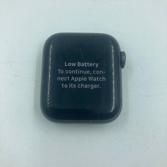 GPS Only Apple Watch Series 5 40MM Silver Aluminum