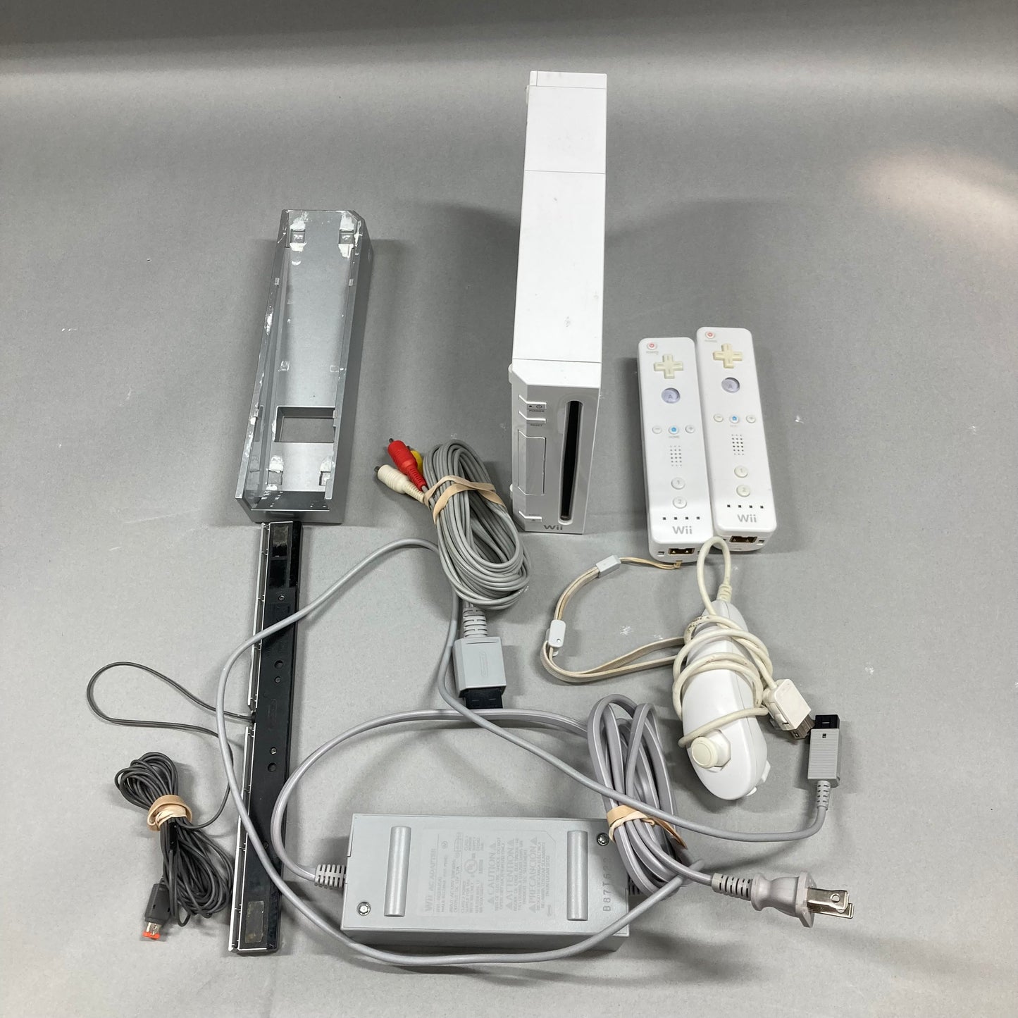 Nintendo Wii Video Game Console RVL-001 White