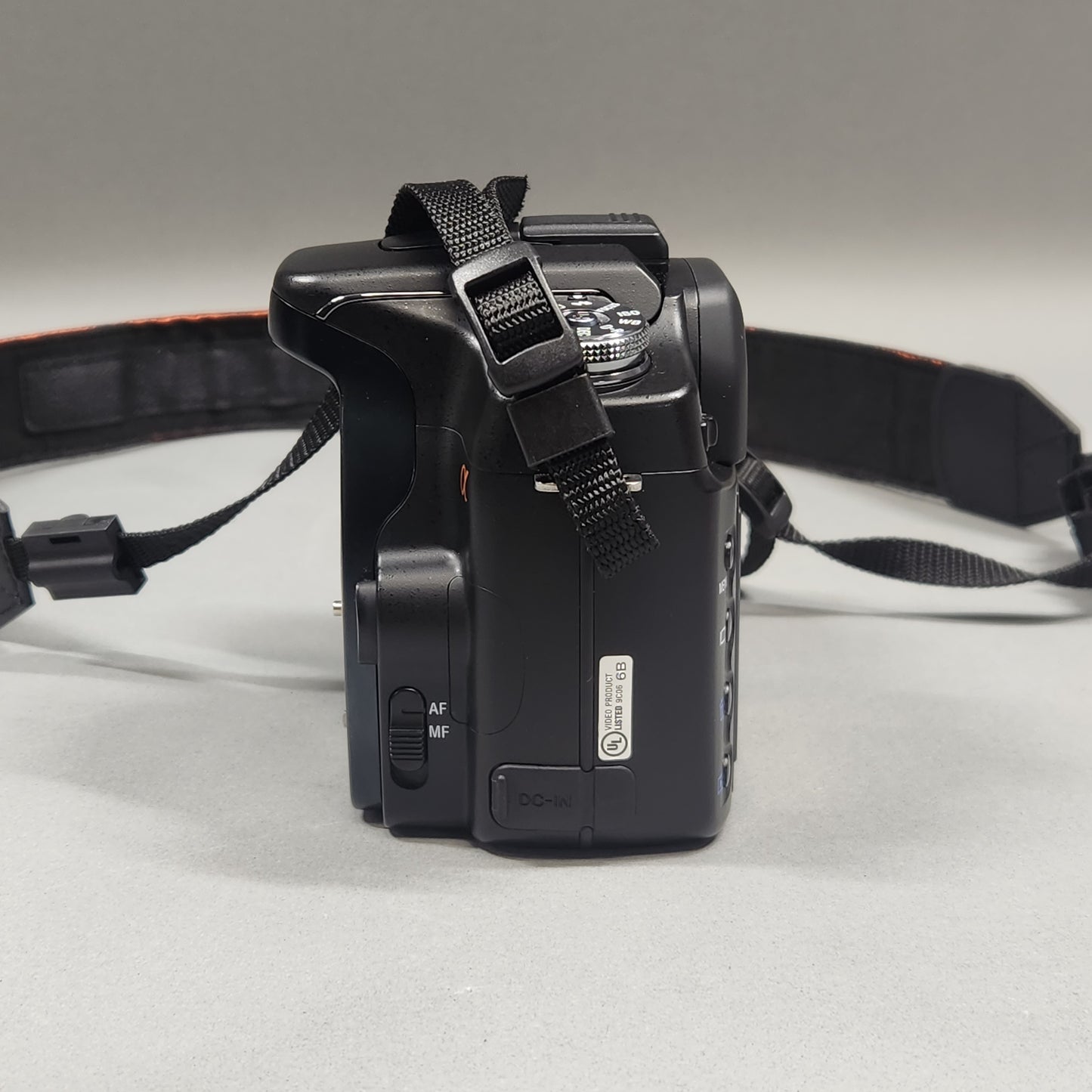 Sony Alpha DLSR-A100 10.2MP Digital SLR DSLR Camera