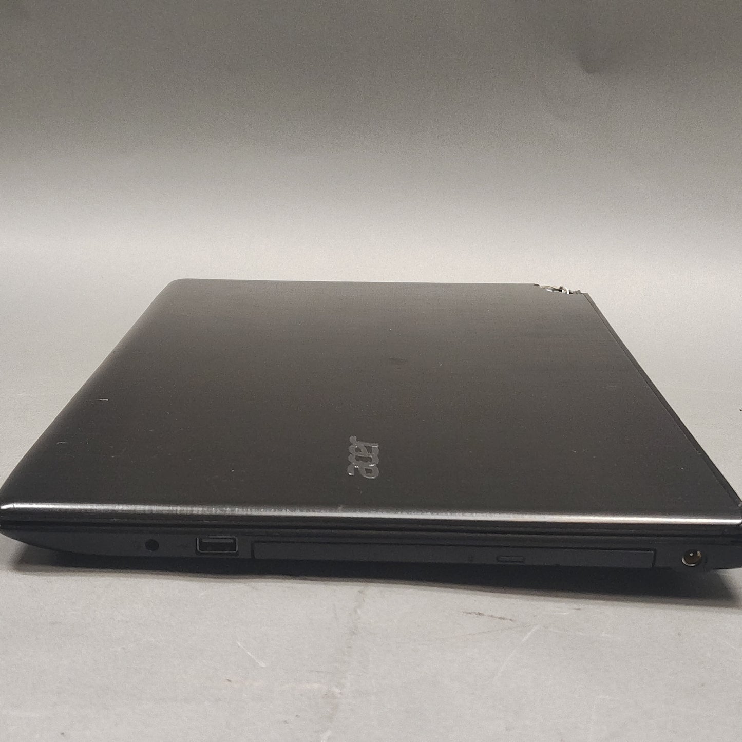 Acer Aspire E5-576G 15.6" Core i5-8250U 1.6GHz 16GB RAM 128GB SSD GeForce MX150