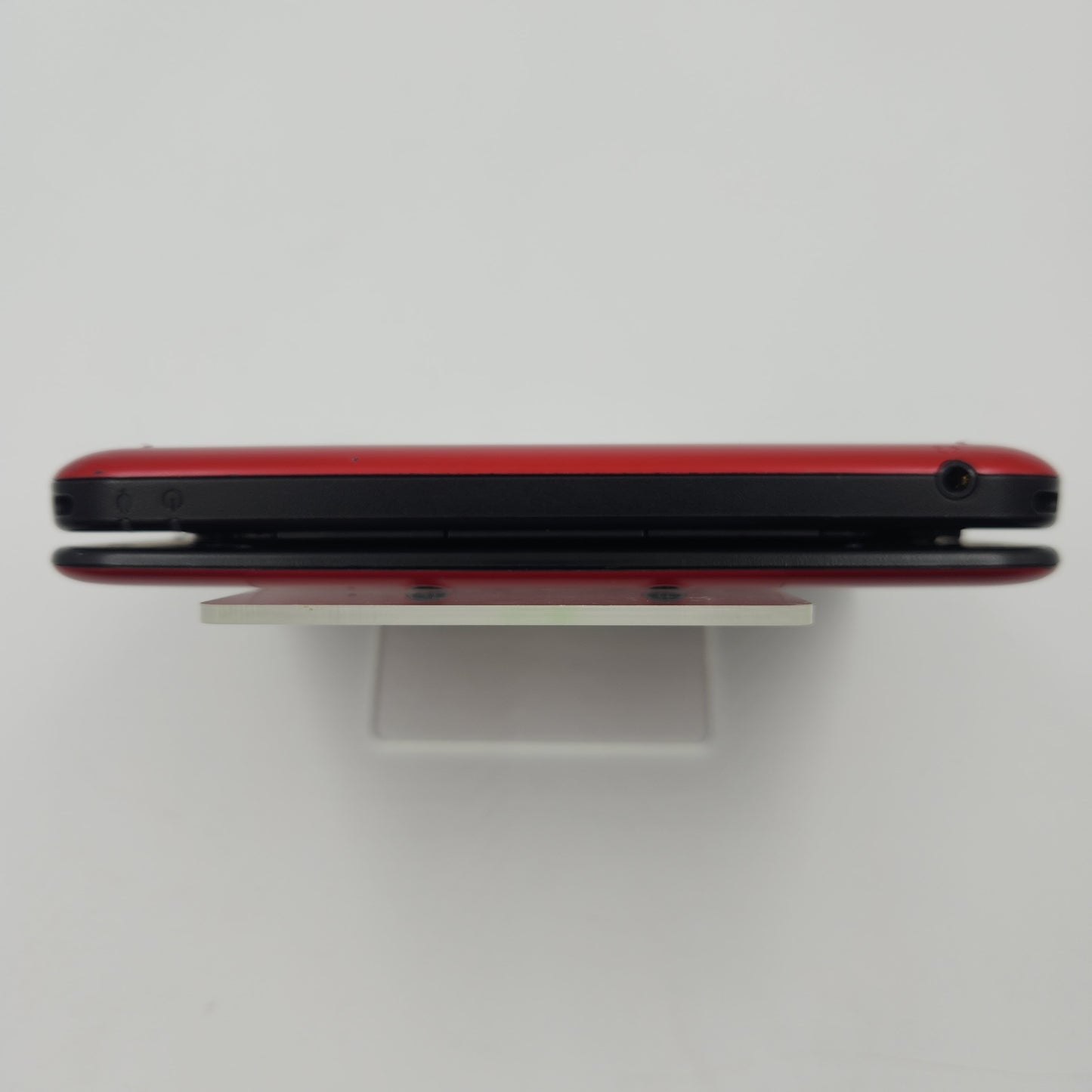 Nintendo DSi 3DS XL Handheld Game Console SPR-001 Red/Black