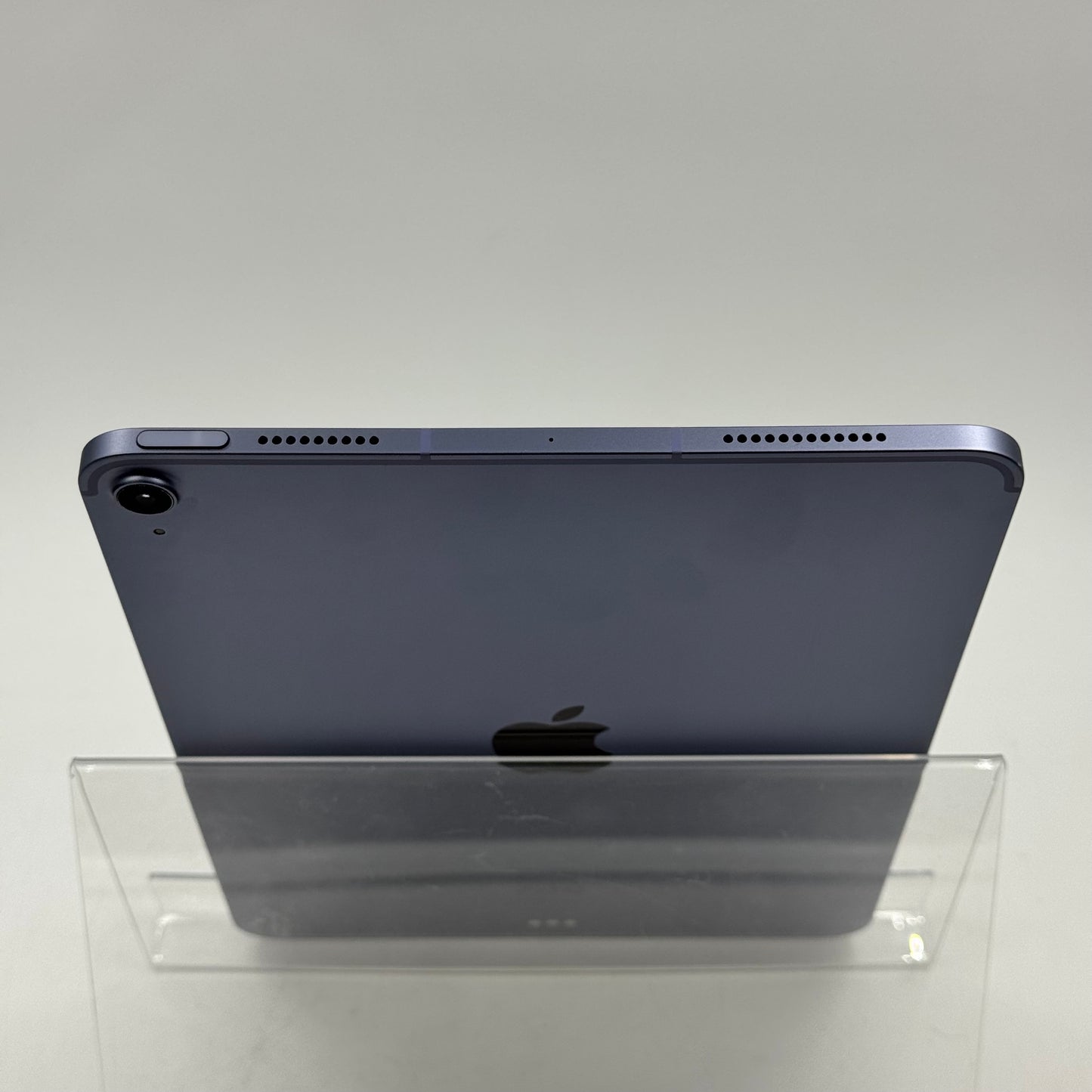 WiFi Only Apple iPad Air 5th Gen 64GB 17.5.1 Purple MME93LL/A