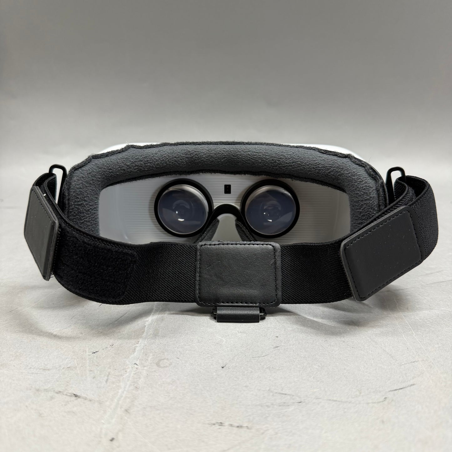 Samsung Gear VR Virtual Reality Headset SM-R322