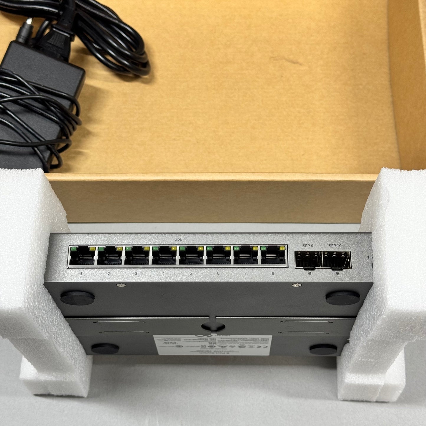 Cisco 8 Port Switch Network Switch GS110-8-HW