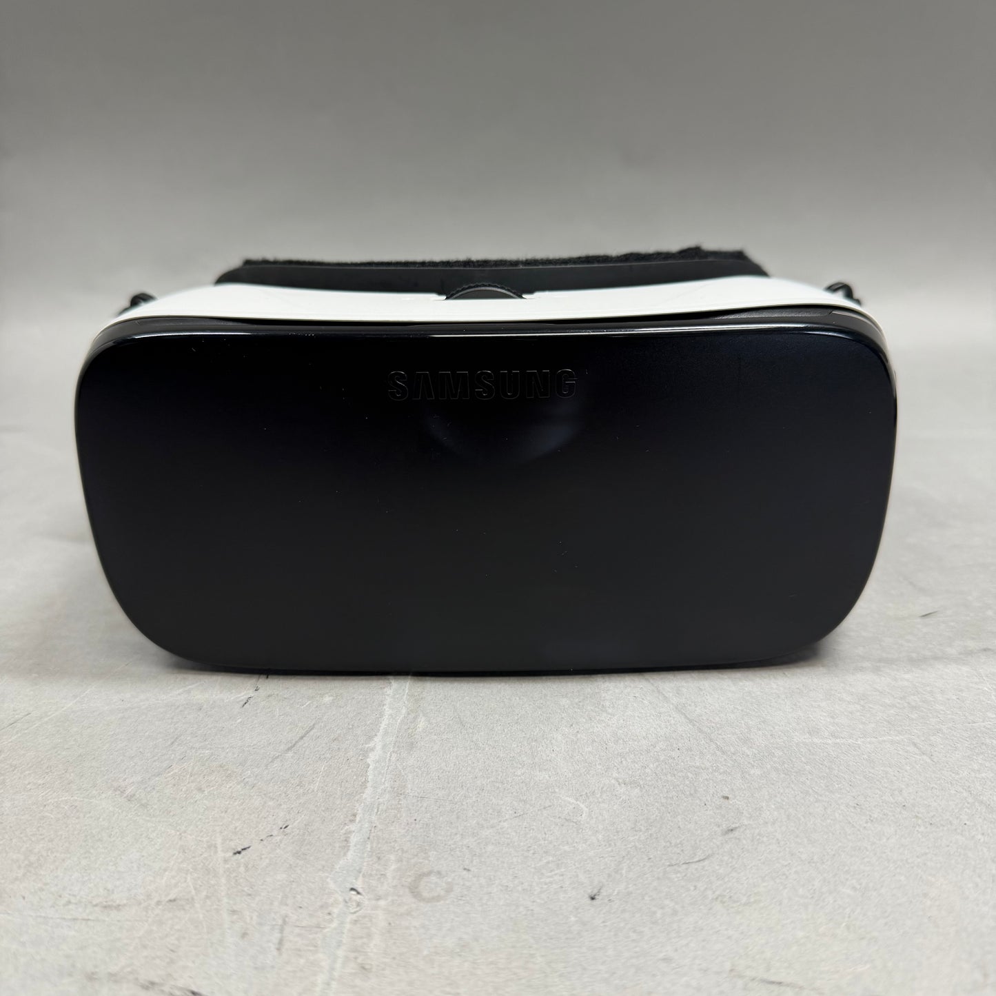Samsung Gear VR Virtual Reality Headset SM-R322
