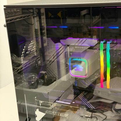 NZXT Custom PC i9-14900K 3.20GHz 32GB RAM 2TB SSD Gigabyte GeForce RTX 5070