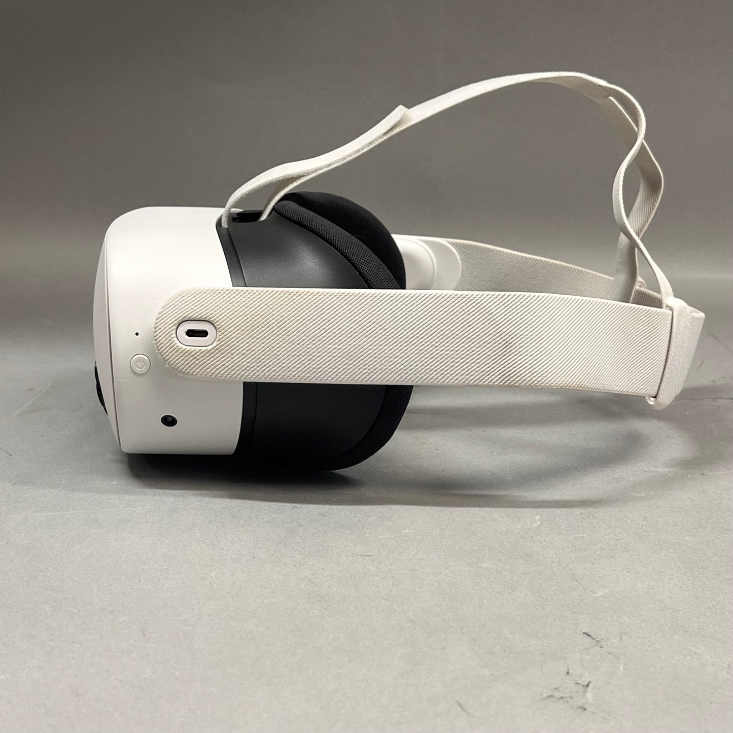 Meta Quest 3S 128GB Virtual Reality Headset P-97