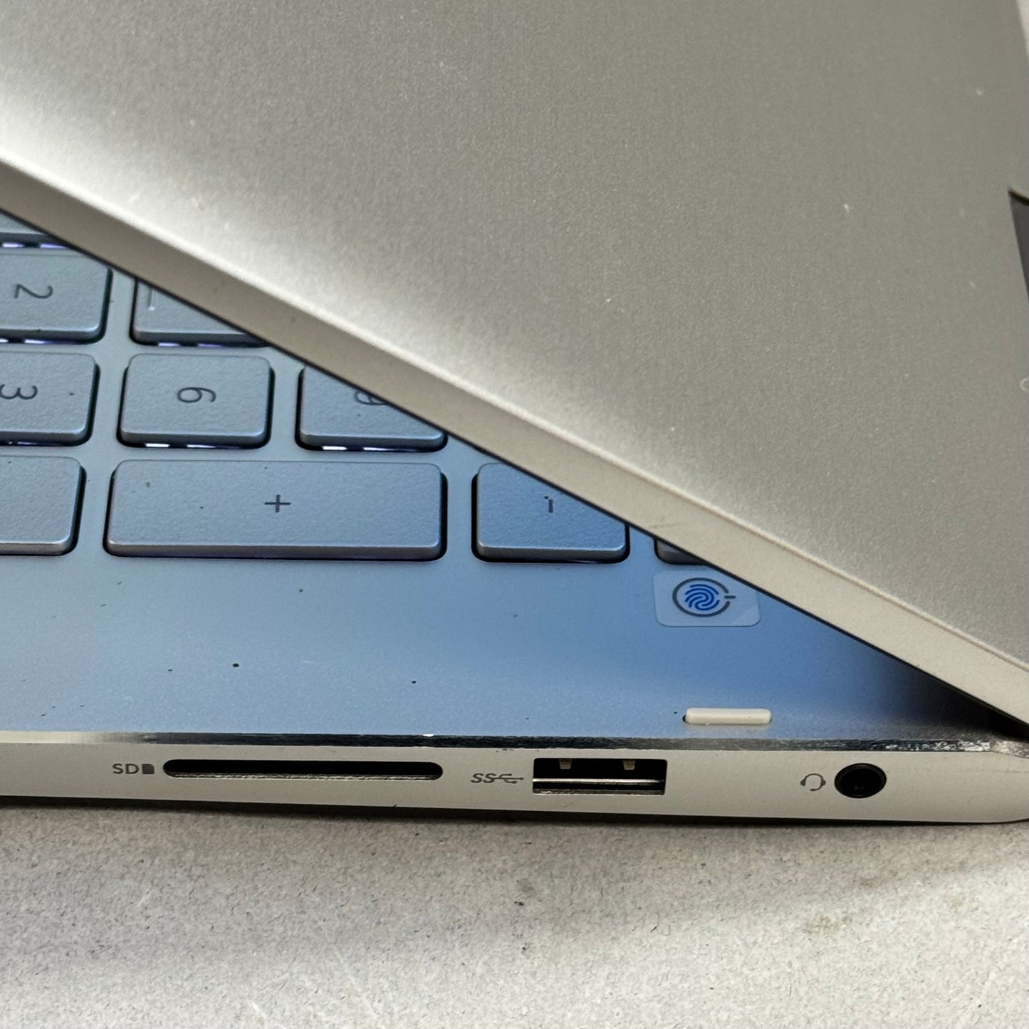 Dell Inspiron 7706 17.3" Core i7-1165G7 2.80GHz 16GB RAM 512GB SSD GeForce MX350