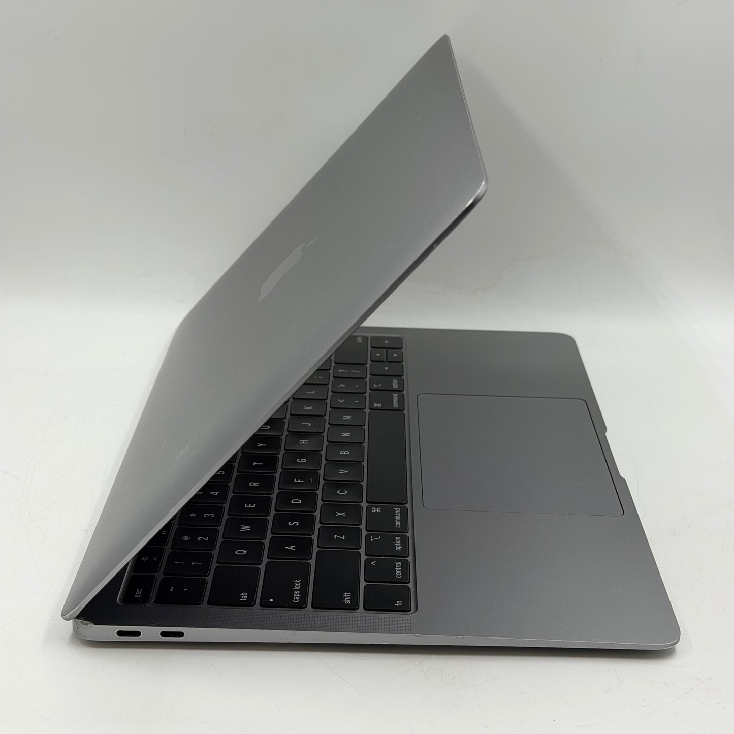 2019 Apple MacBook Air 13.3" i5 1.6GHz 8GB RAM 128GB SSD Gray A1932