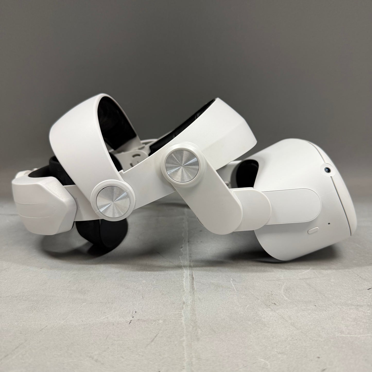 Meta Quest 2 128GB Standalone All-in-One VR Headset KW49CM