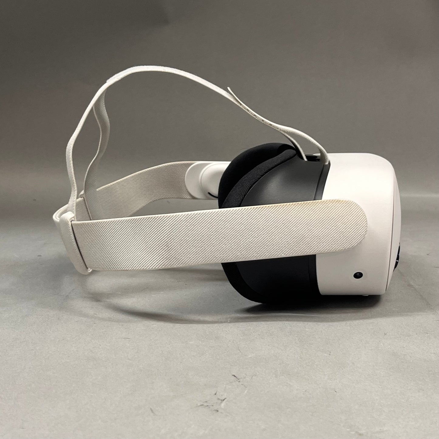 Meta Quest 3S 128GB Virtual Reality Headset P-97