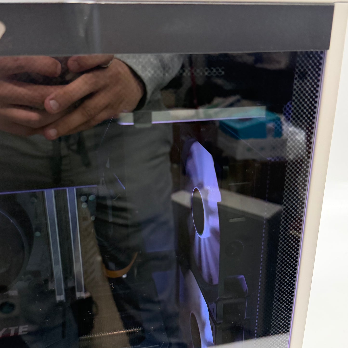 INWIN Custom PC Ryzen 5 2600 3.4GHz 16GB RAM 256GB SSD Gigabyte GeForce RTX 3060