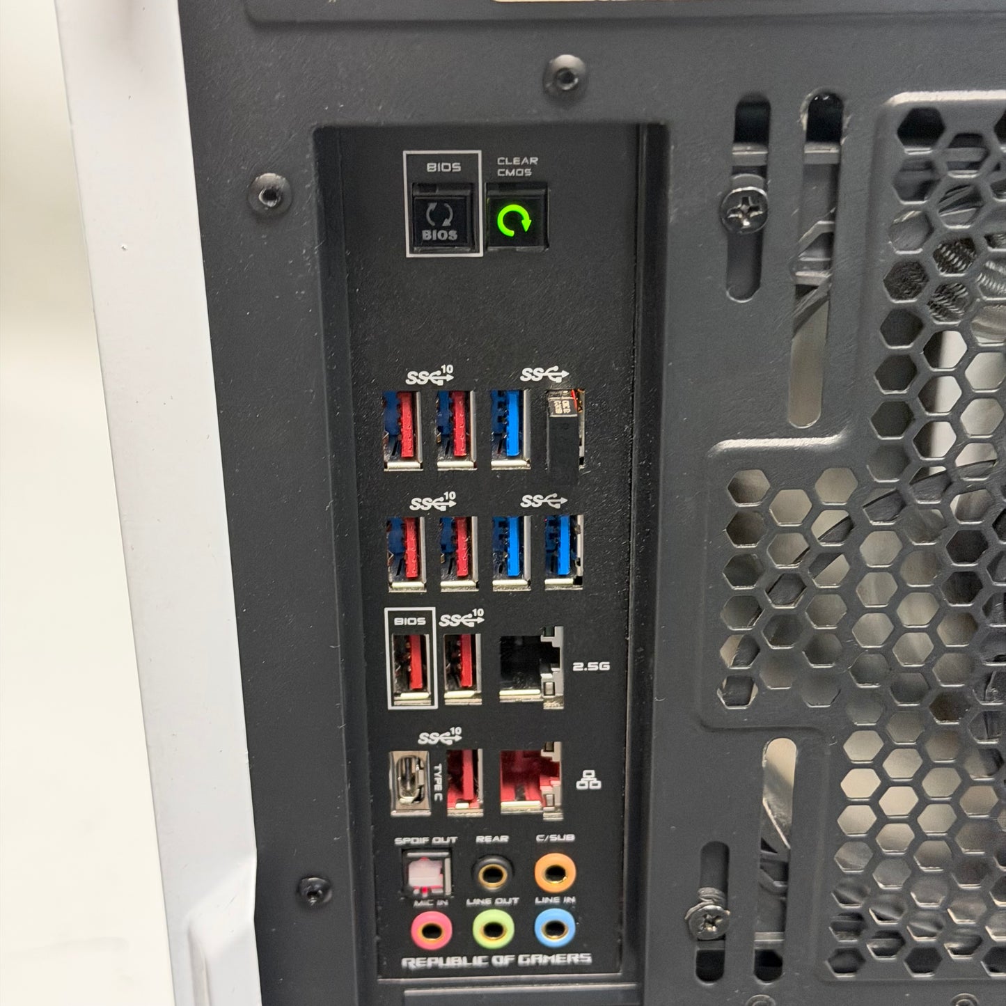 Phanteks Custom PC Ryzen 9 5950X 3.50GHz 64GB RAM 2.5TB SSD 5.5TB HDD ASUS GeForce RTX 4060