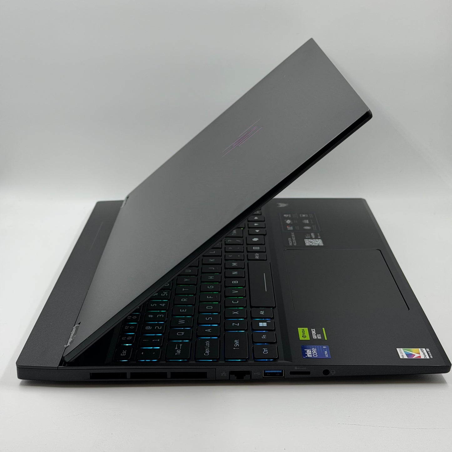 Acer Predator Helios 16s Ultra 9 275H 2.70GHz 16GB RAM 1TB SSD GeForce RTX 5060