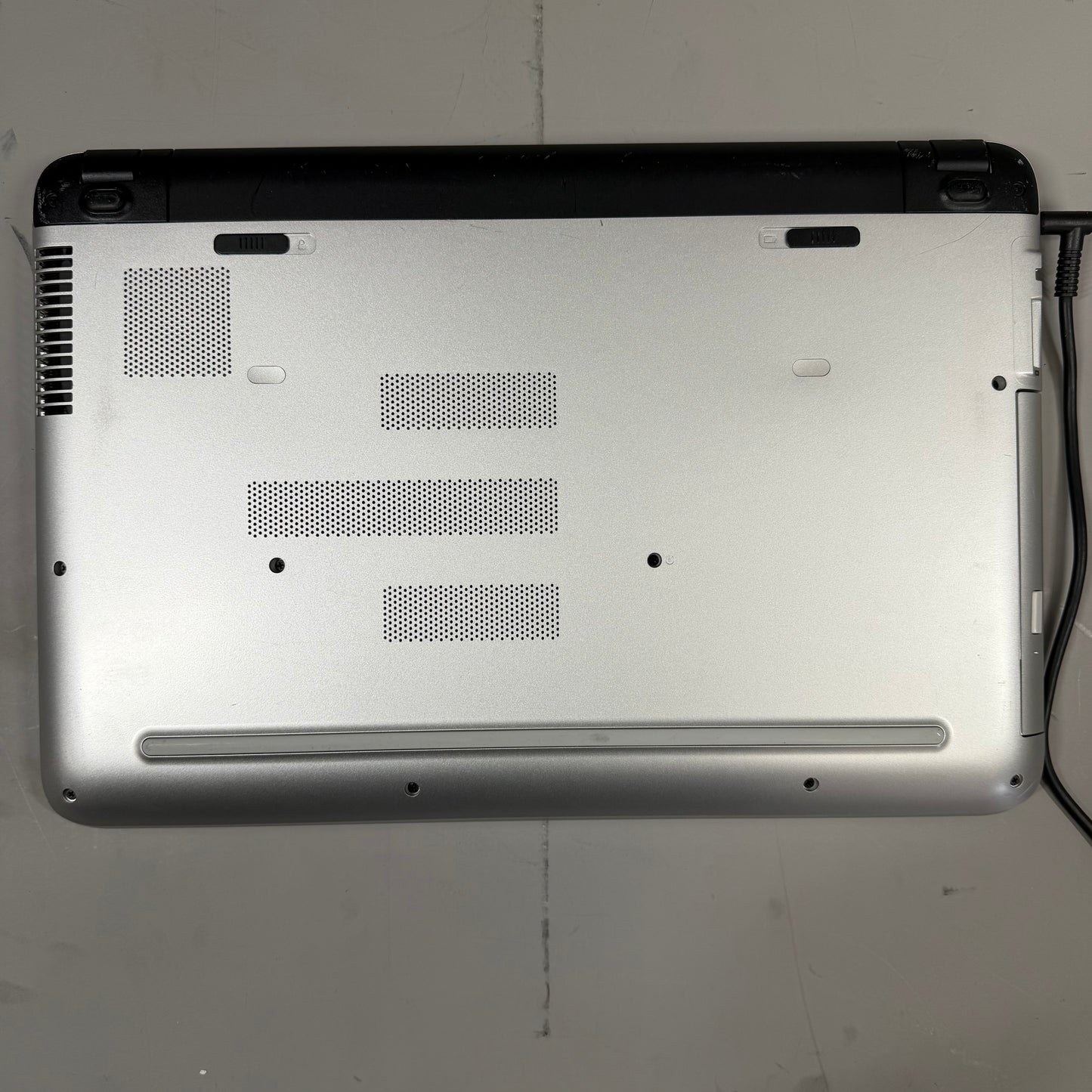 HP Pavilion 15-AB153 14" A10-8700 R6 1.8GHz 6GB RAM 1TB SSD Bad Battery